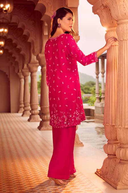 Buy_Aariyana Couture_Pink Silk Organza Embroidery V-neck Hand Kurta With Pant _Online_at_Aza_Fashions