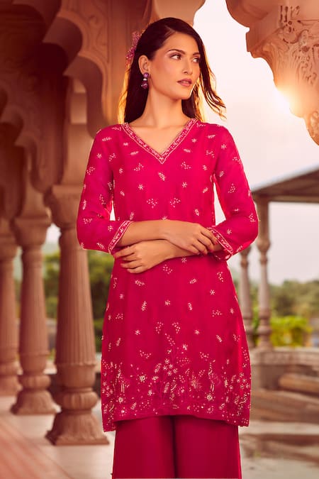 Shop_Aariyana Couture_Pink Silk Organza Embroidery V-neck Hand Kurta With Pant 