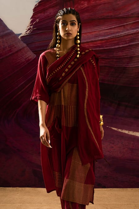 Shop_Banana Labs_Maroon Cotton Applique Round Neck Line Handblock Print Kurta Pant Set _at_Aza_Fashions