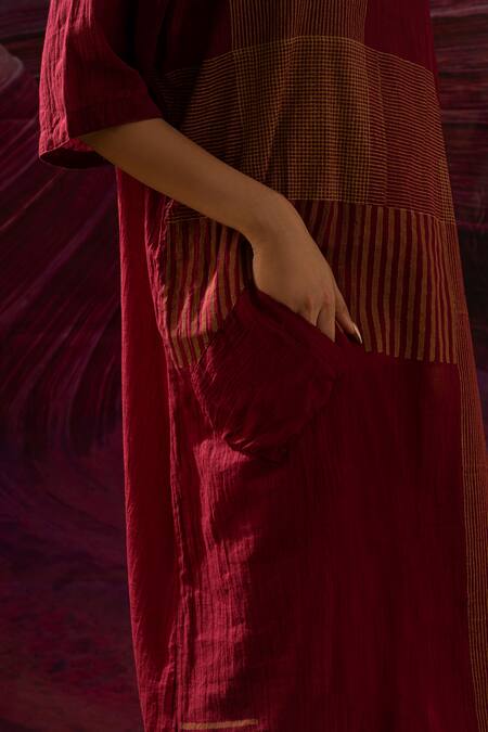 Banana Labs_Maroon Cotton Applique Round Neck Line Handblock Print Kurta Pant Set _Online_at_Aza_Fashions