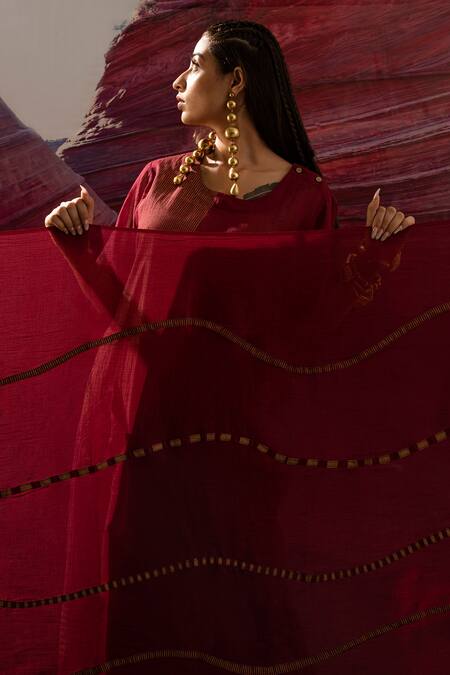 Shop_Banana Labs_Maroon Cotton Applique Round Neck Line Handblock Print Kurta Pant Set _Online_at_Aza_Fashions