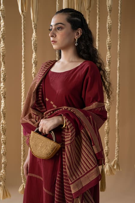 Banana Labs_Maroon Cotton Applique, Embroidery Scoop Neck Patterned Kurta Pant Set _at_Aza_Fashions