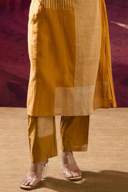 Banana Labs_Yellow Cotton Handblock Printed Line U-neck Kurta Pant Set _Online_at_Aza_Fashions