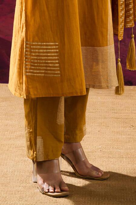 Buy_Banana Labs_Yellow Cotton Zari, Embroidery, Tassels Line Handblock Print Kurta Dupatta Set 