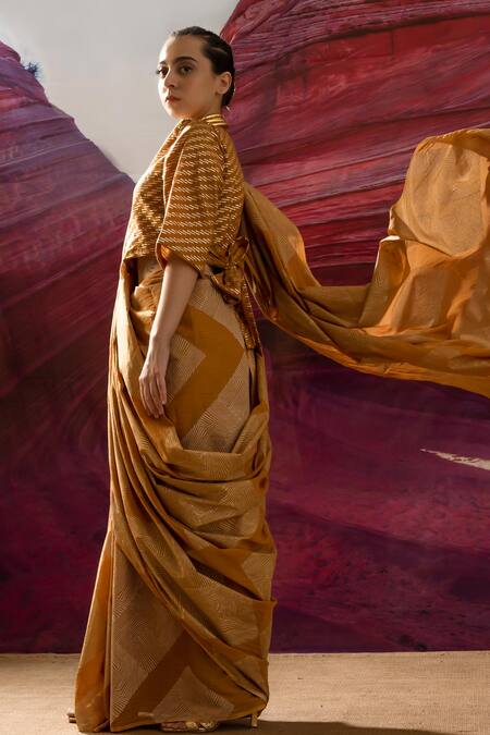 Buy_Banana Labs_Yellow Cotton, Silk Tassels, Zari V-neck Handblock Print Saree With Blouse _Online_at_Aza_Fashions