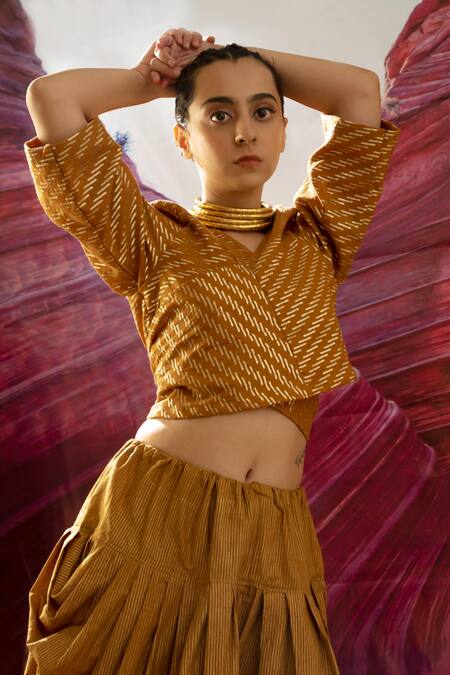 Shop_Banana Labs_Yellow Cotton, Silk Tassels, Zari V-neck Handblock Print Saree With Blouse _Online_at_Aza_Fashions