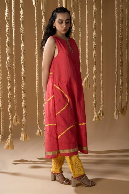 Buy_Banana Labs_Pink Cotton Applique Round Neck Handblock Print Kurta Overlay Shrug Set _Online_at_Aza_Fashions