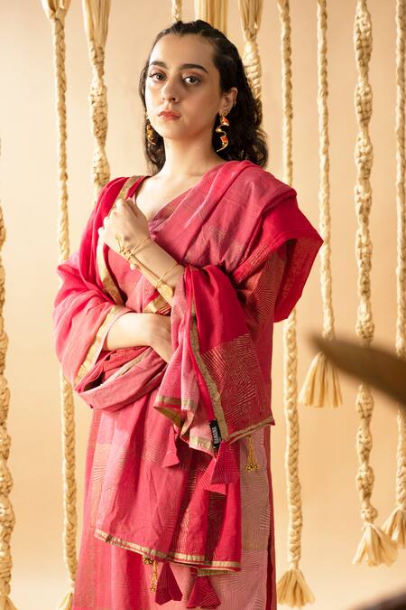 Shop_Banana Labs_Pink Cotton Tassels V-neck Linear Handblock Print Kurta Pant Set _Online_at_Aza_Fashions