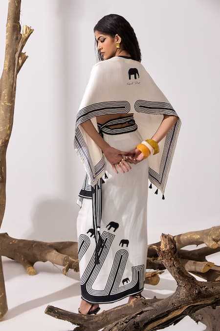 Kamaali Pret Bigfoot Printed Capelet 