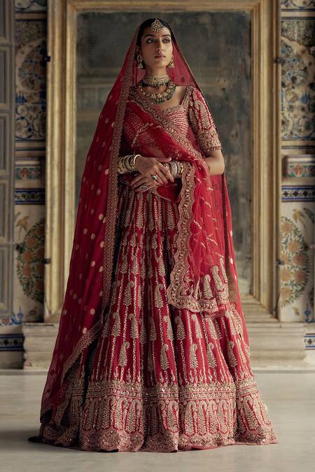 Nitika Gujral Red Silk, Net Beads, Sequins Paisley Vine Kasab Embroidered Bridal Lehenga Set Online at Aza Fashions Nitika Gujral_Red Silk, Net Beads, Sequins Paisley Vine Kasab Embroidered Bridal Lehenga Set _Online_at_Aza_Fashions