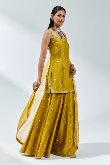 Priyal Prakash Yellow Chanderi, Silk Organza Gota Patti, Zari Sweetheart Embroidered Kurta Set Online at Aza Fashions Priyal Prakash_Yellow Chanderi, Silk Organza Gota Patti, Zari Sweetheart Embroidered Kurta Set _Online_at_Aza_Fashions