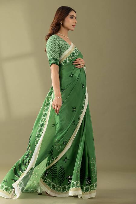 Buy Thee Modern Roots Green Crepe Sequins, Pearls Floral Print Saree Online at Aza Fashions Buy_Thee Modern Roots_Green Crepe Sequins, Pearls Floral Print Saree _Online_at_Aza_Fashions
