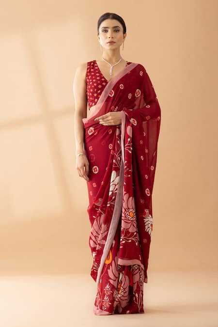 Thee Modern Roots Floral Motif Print Saree 