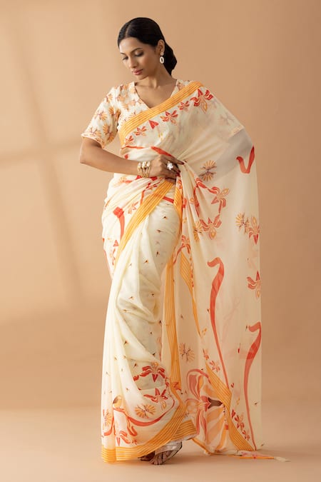 Thee Modern Roots Contrast Floral Print Saree 