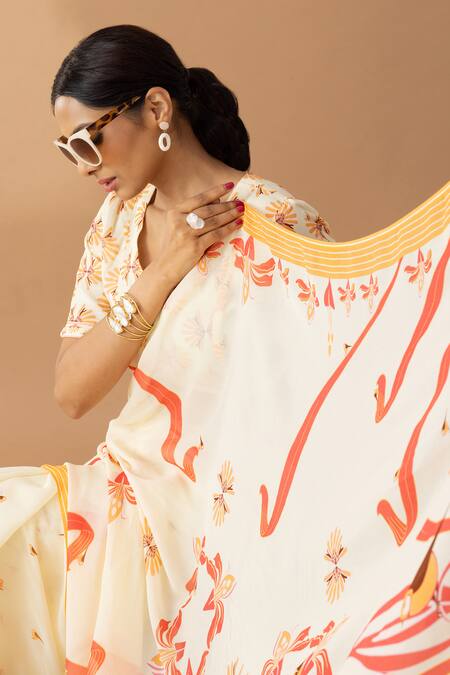 Thee Modern Roots Ivory Georgette Contrast Floral Print Saree at Aza Fashions Thee Modern Roots_Ivory Georgette Contrast Floral Print Saree _at_Aza_Fashions