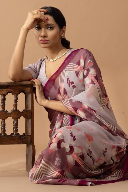 Thee Modern Roots Purple Chiffon Mystical Print Saree at Aza Fashions Thee Modern Roots_Purple Chiffon Mystical Print Saree _at_Aza_Fashions