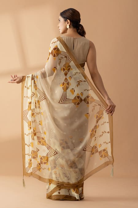 Shop_Thee Modern Roots_Beige Chiffon Contrast Mystical Print Saree _at_Aza_Fashions
