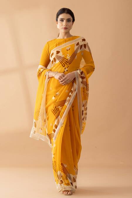 Buy Thee Modern Roots Yellow Chiffon Contrast Abstract Mountain Print Saree Online at Aza Fashions Buy_Thee Modern Roots_Yellow Chiffon Contrast Abstract Mountain Print Saree _Online_at_Aza_Fashions