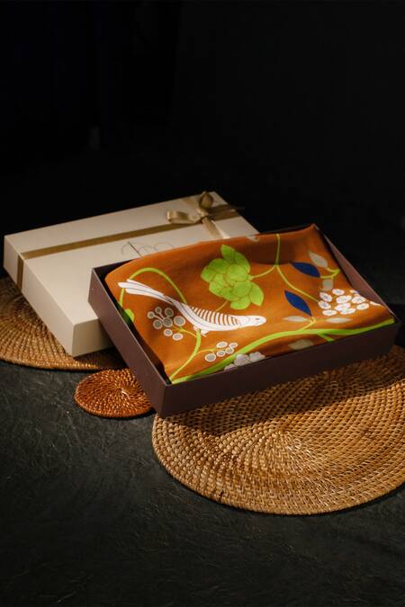 Buy Thee Modern Roots Brown Crepe Bloom Print Saree With Unstitched Blouse Piece Online at Aza Fashions Buy_Thee Modern Roots_Brown Crepe Bloom Print Saree With Unstitched Blouse Piece _Online_at_Aza_Fashions