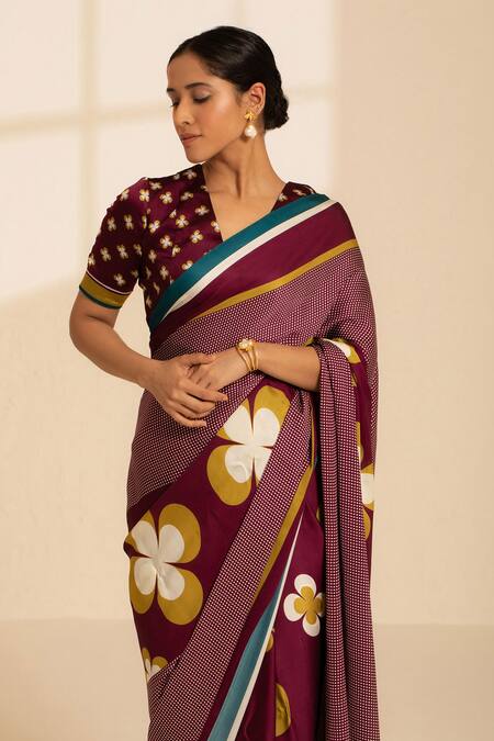 Thee Modern Roots Maroon Satin, Georgette Checkered Print Saree With Unstitched Blouse Piece at Aza Fashions Thee Modern Roots_Maroon Satin, Georgette Checkered Print Saree With Unstitched Blouse Piece _at_Aza_Fashions