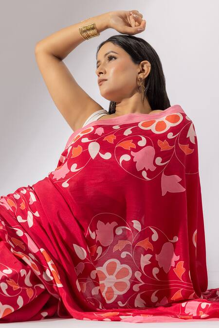 Buy Thee Modern Roots Red Crepe Blossom Print Saree Online at Aza Fashions Buy_Thee Modern Roots_Red Crepe Blossom Print Saree _Online_at_Aza_Fashions