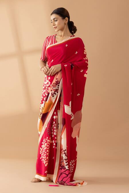 Thee Modern Roots Red Crepe Pearls, Sequins Botanical Print Saree Online at Aza Fashions Thee Modern Roots_Red Crepe Pearls, Sequins Botanical Print Saree _Online_at_Aza_Fashions