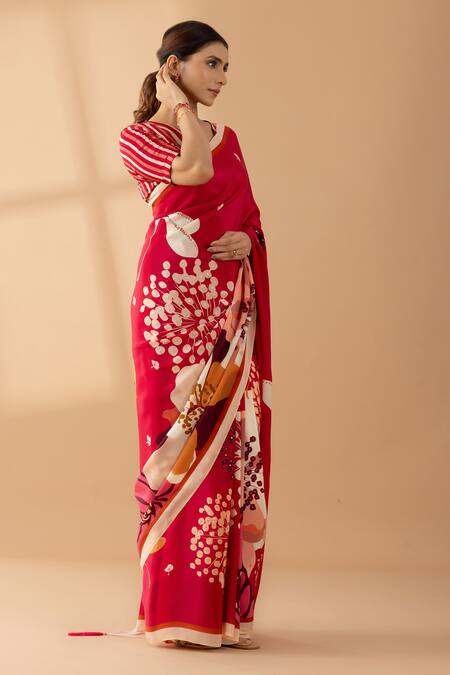 Buy Thee Modern Roots Red Crepe Pearls, Sequins Botanical Print Saree Online at Aza Fashions Buy_Thee Modern Roots_Red Crepe Pearls, Sequins Botanical Print Saree _Online_at_Aza_Fashions
