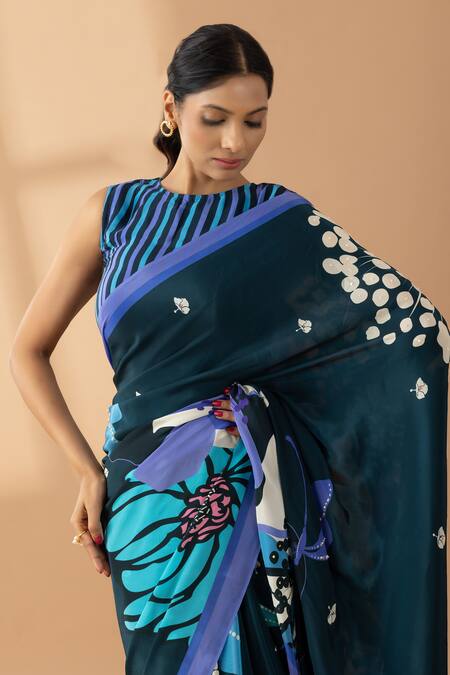 Buy Thee Modern Roots Blue Crepe Sequins, Pearls Midnight Garden Print Saree Buy_Thee Modern Roots_Blue Crepe Sequins, Pearls Midnight Garden Print Saree