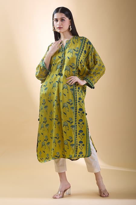 SHRADDHA RAMBHIA Yellow Malai Silk Flower Mandarin Collar Pattern Kurta 