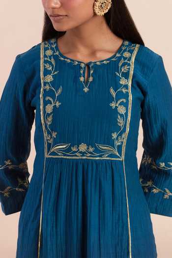 Shop_Priya Chaudhary_Blue Chanderi Silk Embroidery Keyhole Neck Floral Straight Kurta Pant Set _Online_at_Aza_Fashions