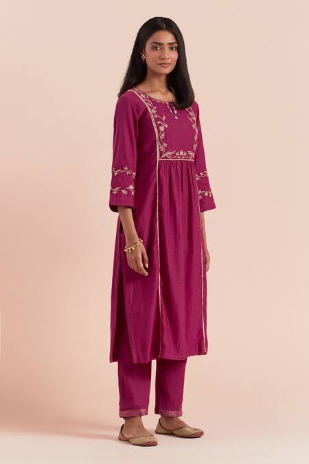 Buy_Priya Chaudhary_Pink Chanderi Silk Embroidery Keyhole Neck Floral Veil Kurta Pant Set _Online_at_Aza_Fashions