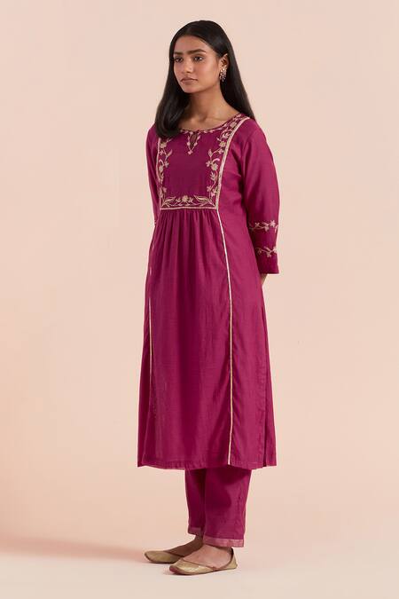 Shop_Priya Chaudhary_Pink Chanderi Silk Embroidery Keyhole Neck Floral Veil Kurta Pant Set _Online_at_Aza_Fashions