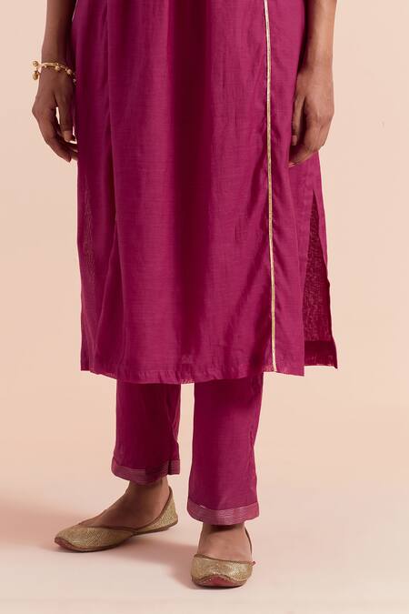 Buy_Priya Chaudhary_Pink Chanderi Silk Embroidery Keyhole Neck Floral Veil Kurta Pant Set 