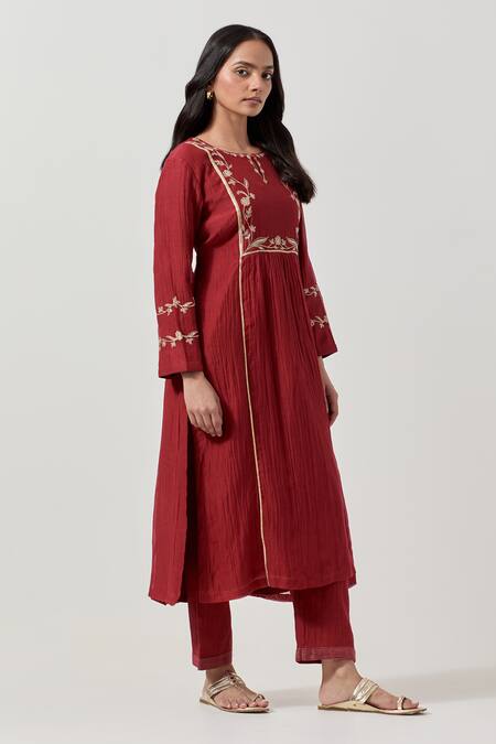 Shop_Priya Chaudhary_Red Chanderi Silk Embroidery Keyhole Neck Floral Veil Kurta And Pant Set _Online_at_Aza_Fashions