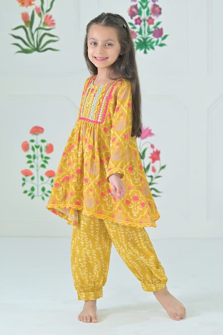 Shop_The Plum Bum_Green Muslin, Net Lace, Sequins Flower Print Kurta And Salwar Set _at_Aza_Fashions