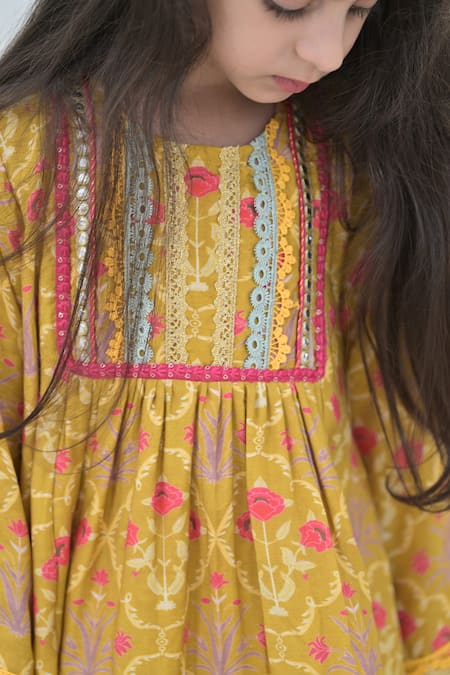 Buy_The Plum Bum_Green Muslin, Net Lace, Sequins Flower Print Kurta And Salwar Set _Online_at_Aza_Fashions