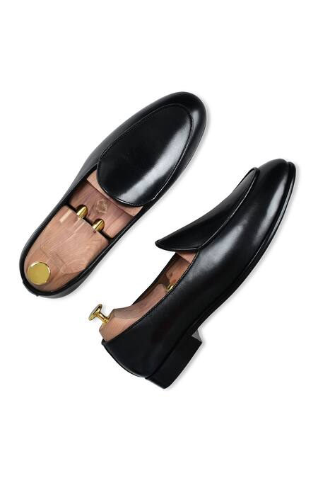 Shop_Wednesday Lifestyle_Black Plain New York Belgian Loafers _at_Aza_Fashions