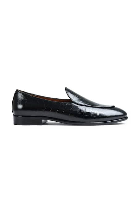 Wednesday Lifestyle_Black Textured New York Belgian Loafers _Online_at_Aza_Fashions