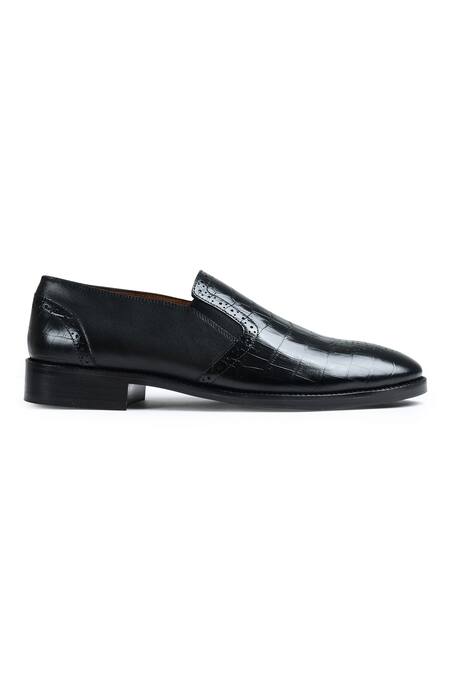 Wednesday Lifestyle_Black Textured Roy Leather Half Loafers _Online_at_Aza_Fashions