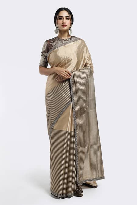 Onaya Embellished Hem Saree With Blouse 