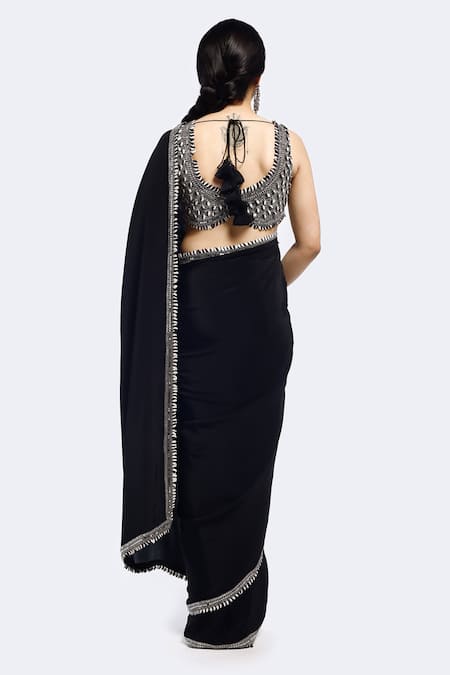 Onaya Contrast Embellished Border Saree With Blouse 