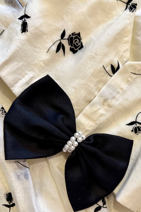 Rage Attire-Sweta Saria Ivory Organza Bows Rose Embossed Lehenga With Blouse Online at Aza Fashions Rage Attire-Sweta Saria_Ivory Organza Bows Rose Embossed Lehenga With Blouse _Online_at_Aza_Fashions