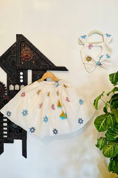 Rage Attire-Sweta Saria_Off White Kota Doria Embroidery, Bows Resham Floral Lehenga With Blouse_Online_at_Aza_Fashions