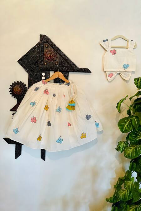 Buy_Rage Attire-Sweta Saria_Off White Kota Doria Embroidery, Bows Resham Floral Lehenga With Blouse_Online_at_Aza_Fashions