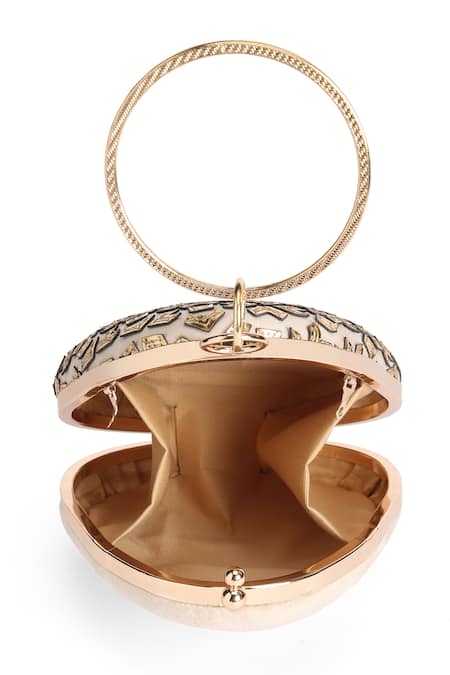 Buy_Richa Gupta_Gold Embroidery Geometric Cutwork Clutch