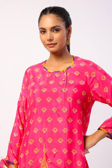 Buy_Swati Vijaivargie_Fuchsia Silk Beads Round Neck Nalini Asymmetric Kurta With Pant 