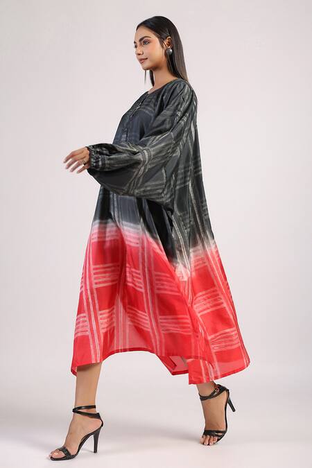 Swati Vijaivargie_Black Silk Geometric Round Pattern Kaftan _Online_at_Aza_Fashions