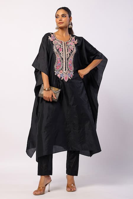 Swati Vijaivargie Black Silk Embroidered Resham Notched Round Kaftan With Straight Pant 