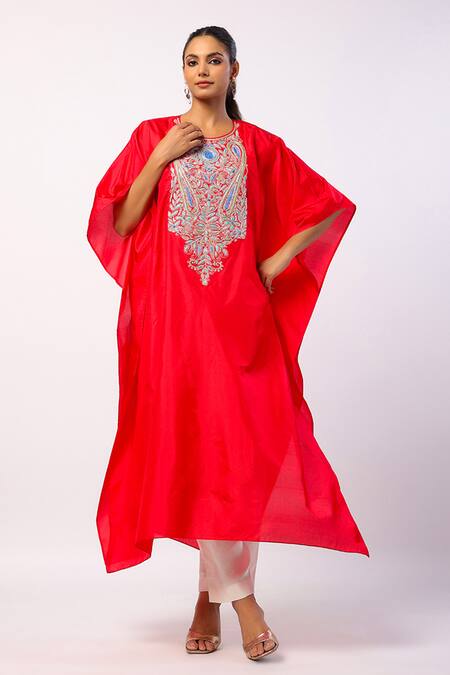 Swati Vijaivargie_Red Silk Embroidery Round Neck Resham Kaftan With Solid Pant _at_Aza_Fashions