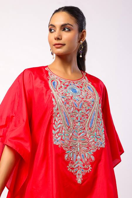 Buy_Swati Vijaivargie_Red Silk Embroidery Round Neck Resham Kaftan With Solid Pant 